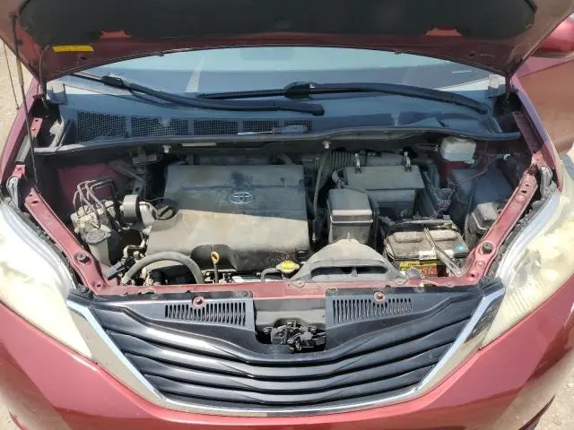 2011 TOYOTA SIENNA LE  