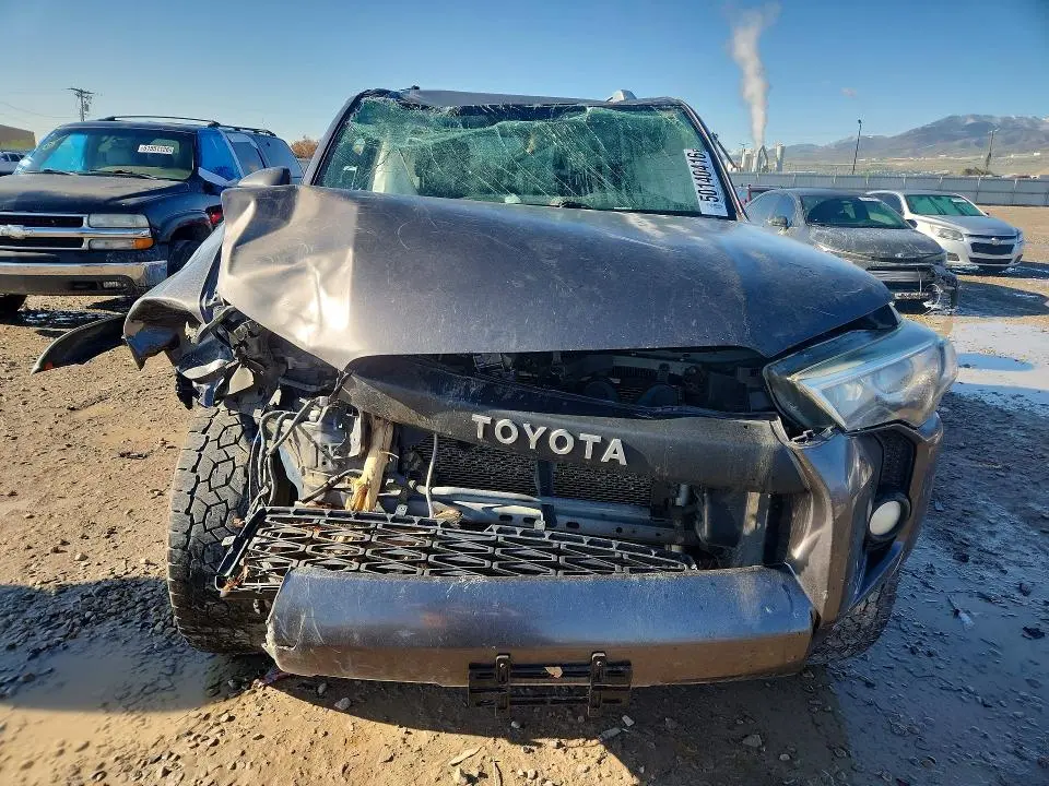 2015 TOYOTA 4RUNNER SR5  