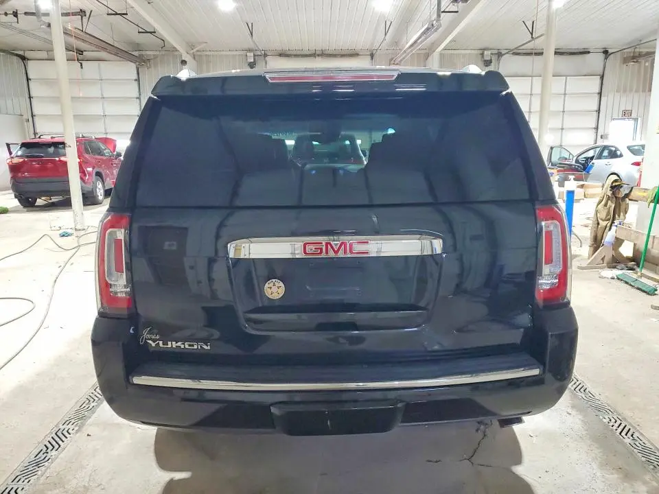 2017 GMC YUKON DENALI  