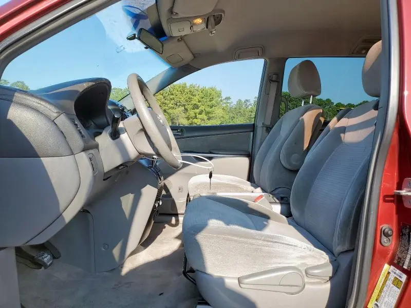 2010 TOYOTA SIENNA CE  