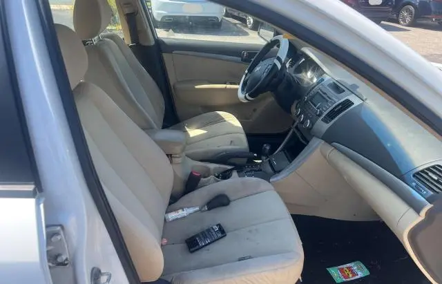 2010 HYUNDAI SONATA GLS  