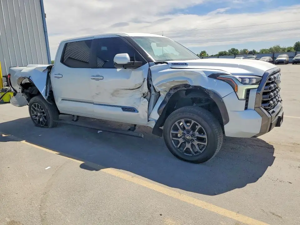 2025 TOYOTA TUNDRA PLATINUM HV  