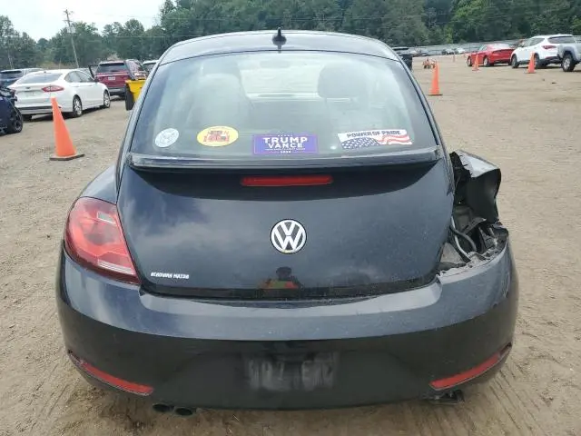 2018 VOLKSWAGEN BEETLE SE  