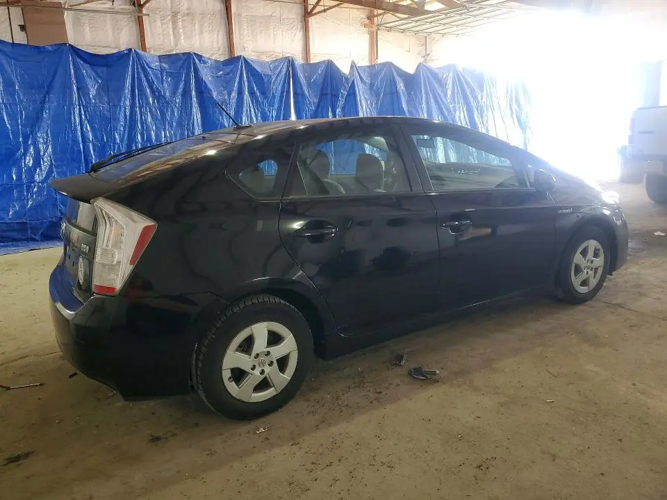 2010 TOYOTA PRIUS III  