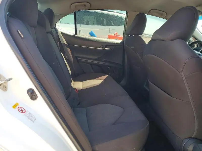 2018 TOYOTA CAMRY LE  