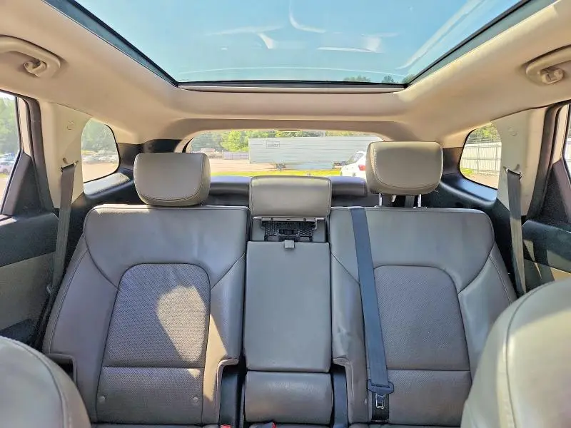 2016 HYUNDAI SANTA FE SE  