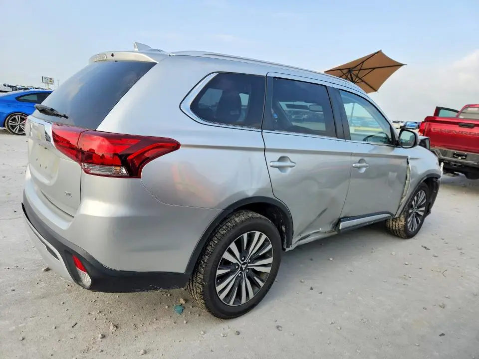 2020 MITSUBISHI OUTLANDER SE  