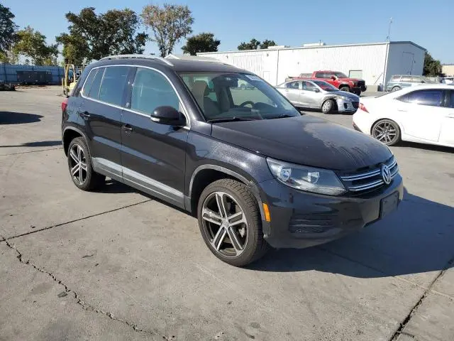 2017 VOLKSWAGEN TIGUAN WOLFSBURG  