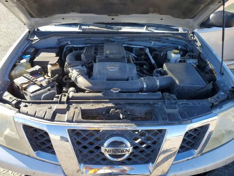 2011 NISSAN FRONTIER SV  