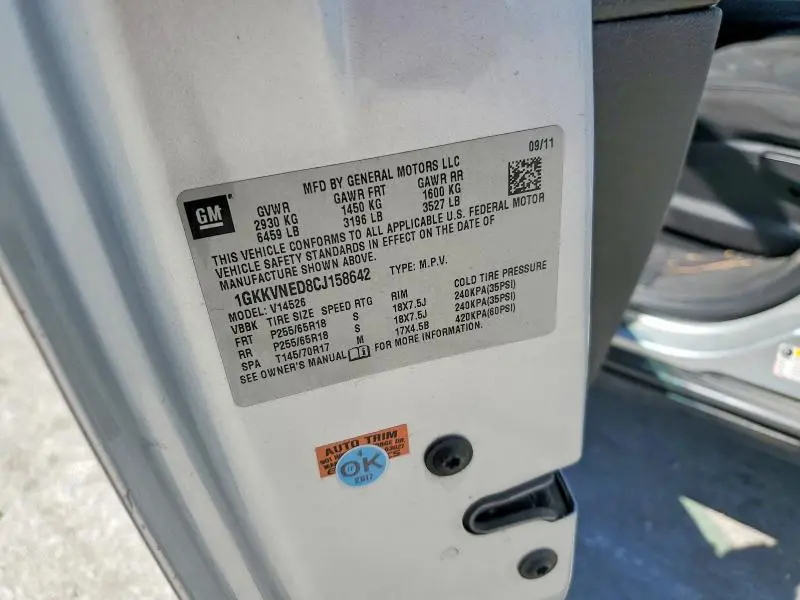 2012 GMC ACADIA SLE  