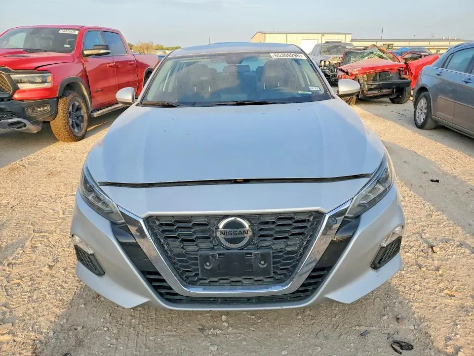 2021 NISSAN ALTIMA SV  