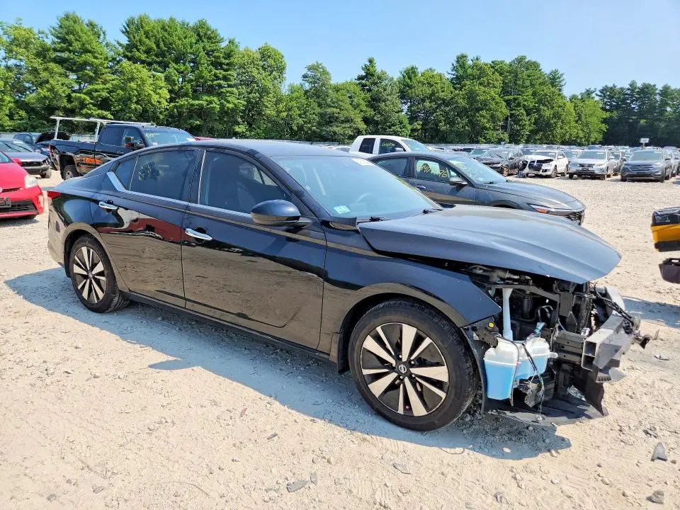 2022 NISSAN ALTIMA SV  