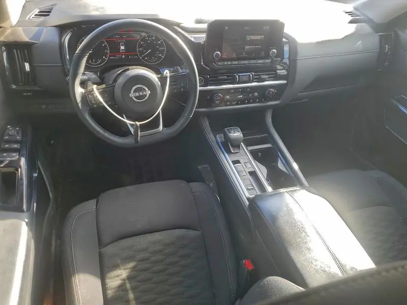 2022 NISSAN PATHFINDER SV  