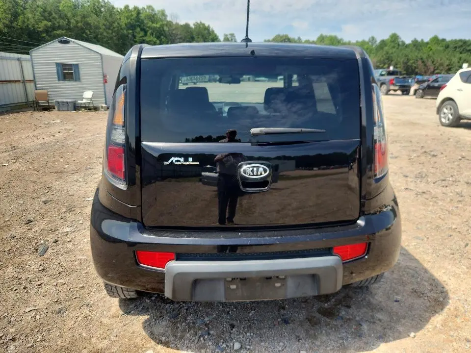 2011 KIA SOUL +  