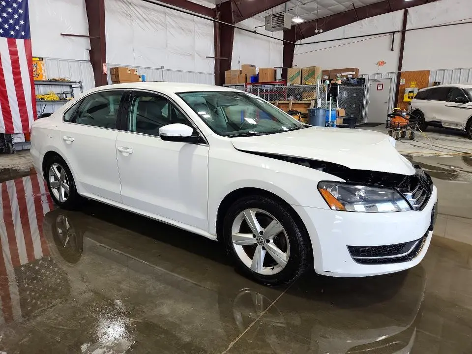 2014 VOLKSWAGEN PASSAT SE  