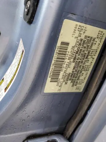 2011 NISSAN VERSA S  