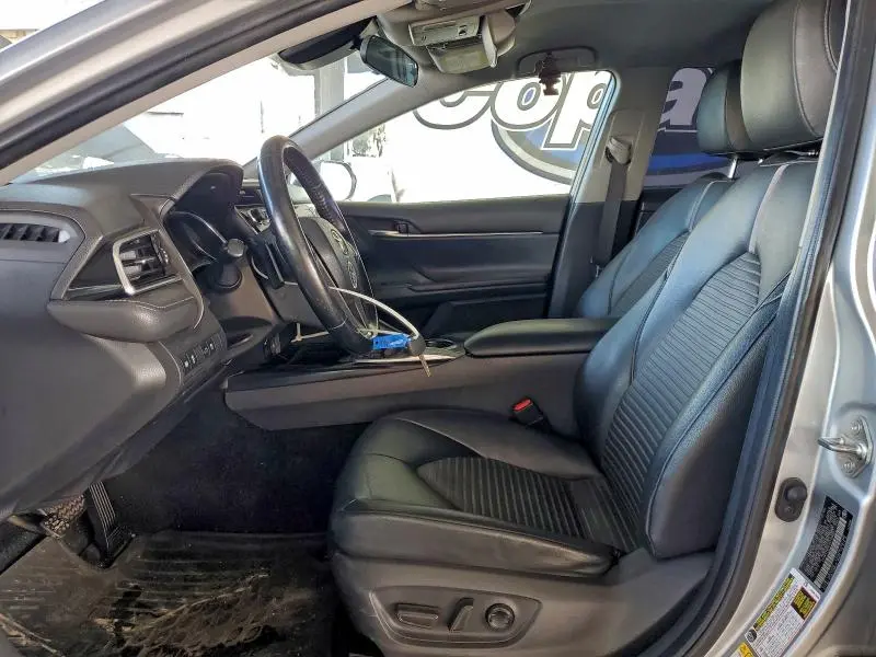 2018 TOYOTA CAMRY SE  