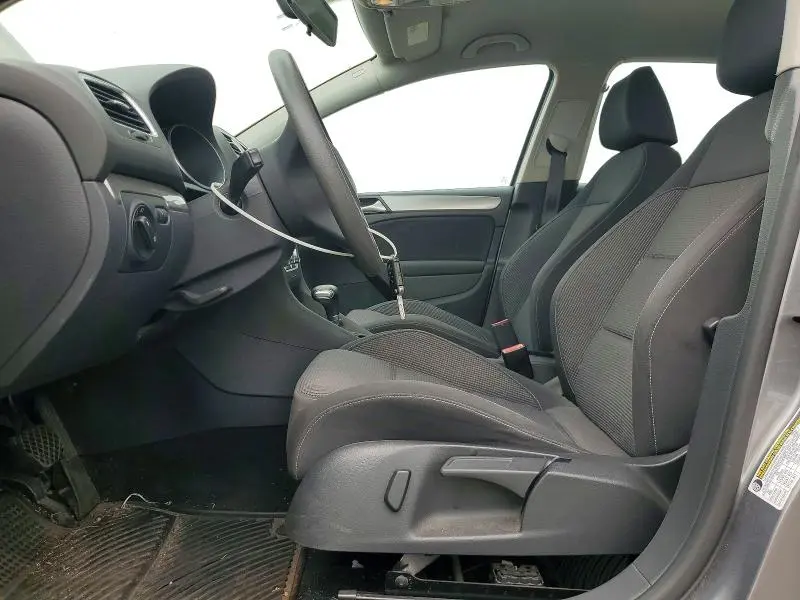 2010 VOLKSWAGEN GOLF   