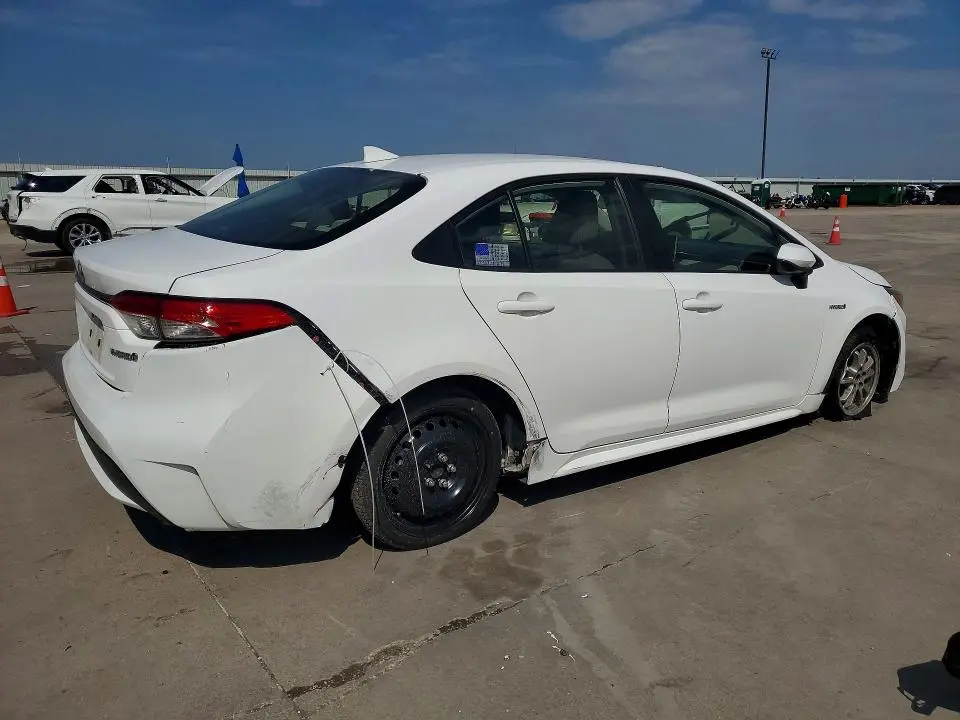 2021 TOYOTA COROLLA LE  