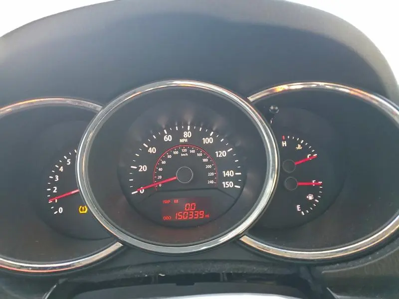 2011 KIA SORENTO BASE  