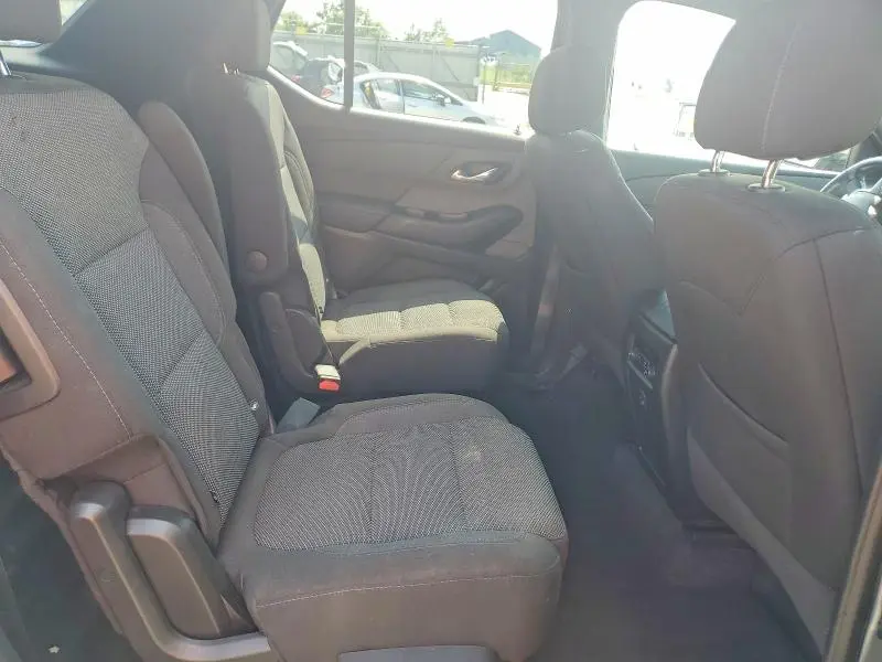 2023 CHEVROLET TRAVERSE LT  