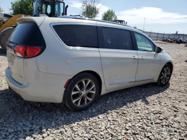 2017 CHRYSLER PACIFICA LIMITED  