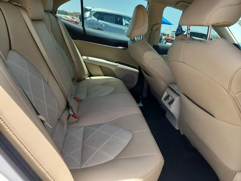 2019 TOYOTA CAMRY XLE  