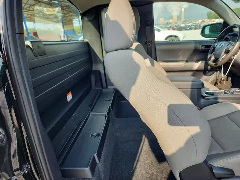 2018 TOYOTA TACOMA SR  