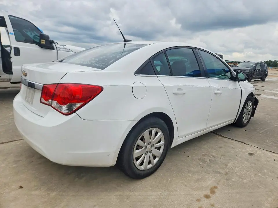 2011 CHEVROLET CRUZE LS  
