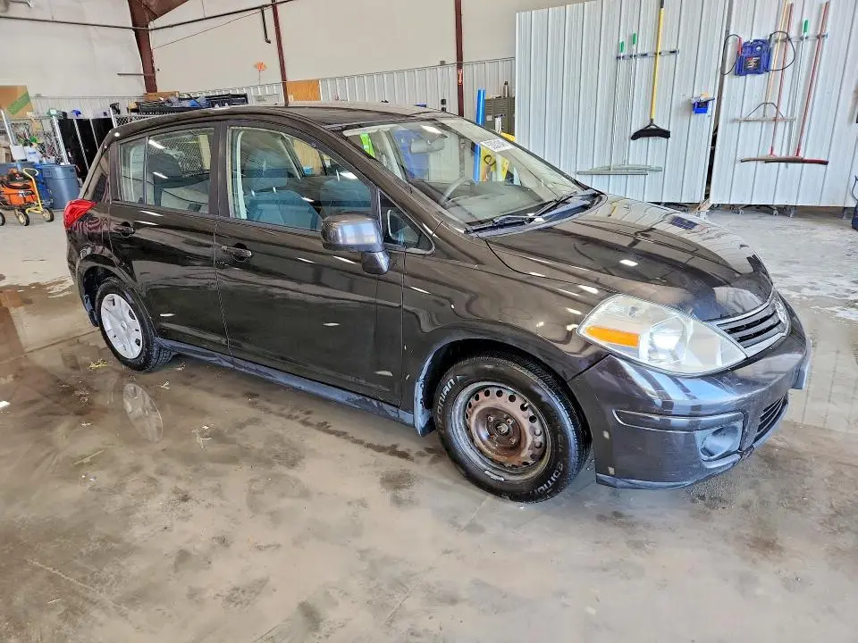 2011 NISSAN VERSA 1.8 S  