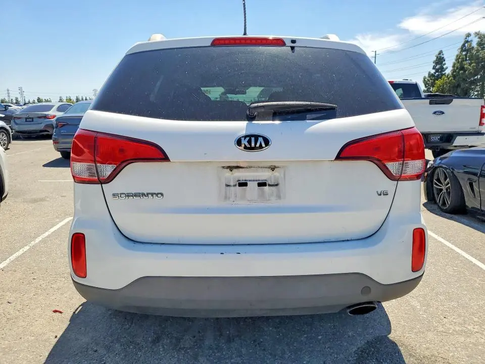 2015 KIA SORENTO LX  