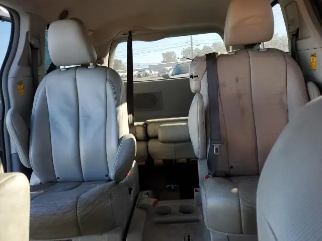 2014 TOYOTA SIENNA XLE  