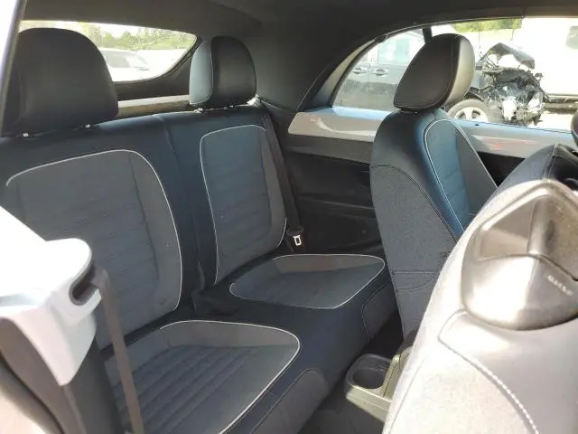 2016 VOLKSWAGEN BEETLE S/SE  