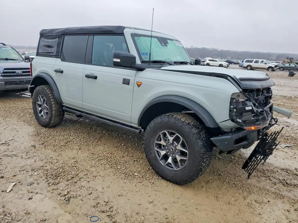 2024 FORD BRONCO BADLANDS  