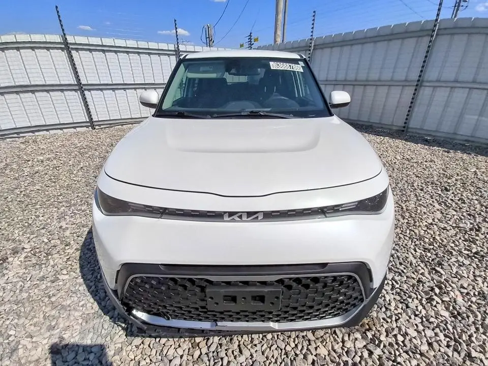 2023 KIA SOUL LX  