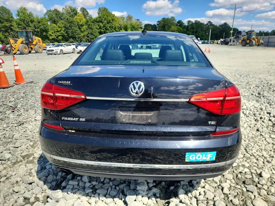 2016 VOLKSWAGEN PASSAT SE  