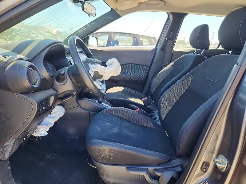 2020 NISSAN KICKS S  