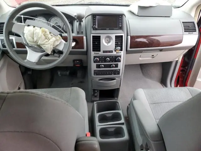 2010 CHRYSLER TOWN & COUNTRY TOURING  