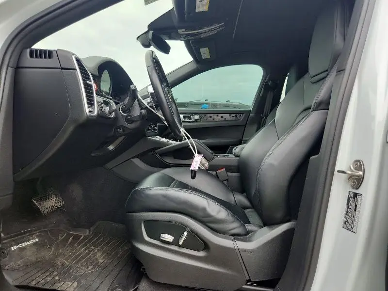 2021 PORSCHE CAYENNE COUPE  