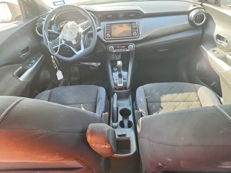 2018 NISSAN KICKS SV  