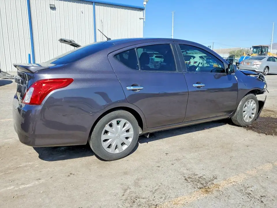 2015 NISSAN VERSA 1.6 SV  