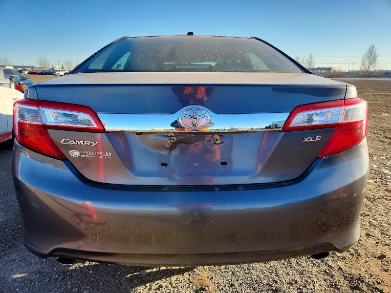 2014 TOYOTA CAMRY SE  