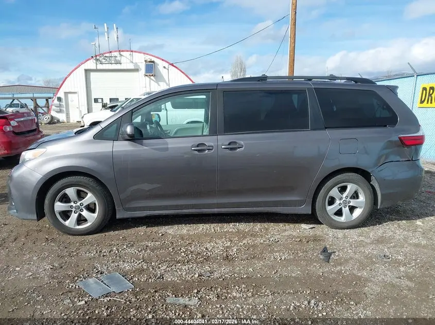 2019 TOYOTA SIENNA LE 8 PASSENGER