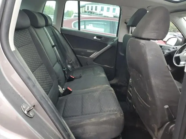 2010 VOLKSWAGEN TIGUAN SE  