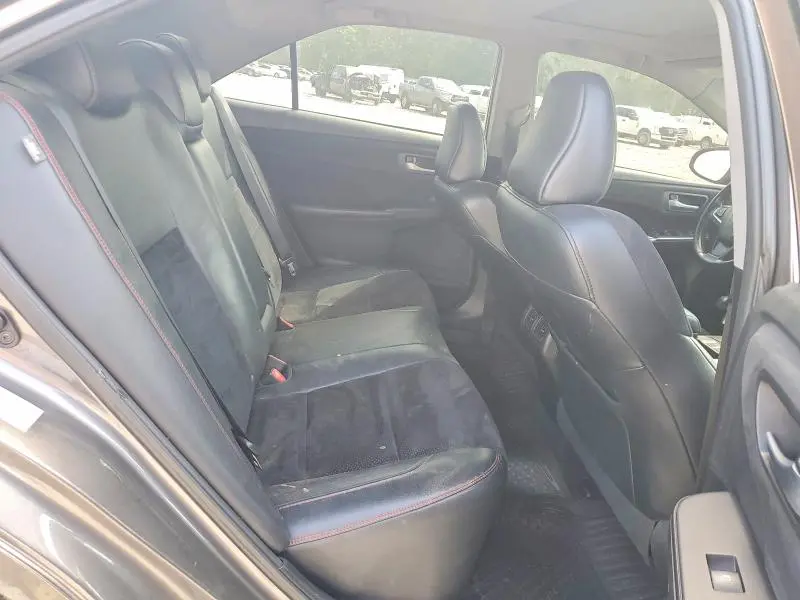 2016 TOYOTA CAMRY LE  