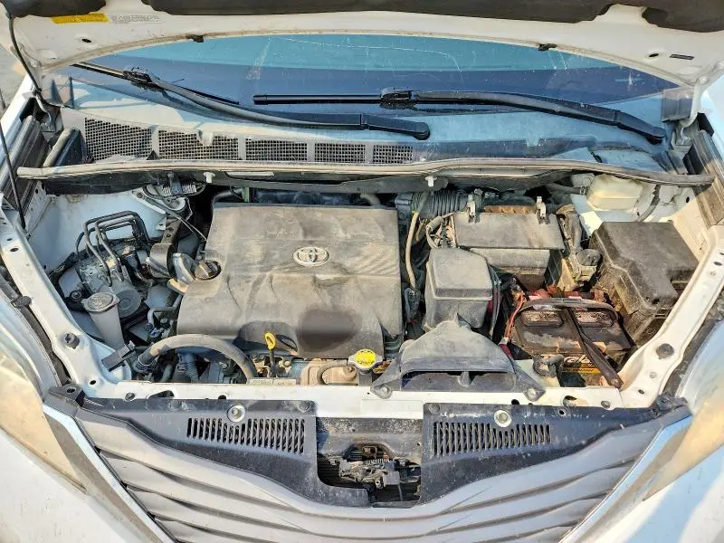 2013 TOYOTA SIENNA XLE 7-PASSENGER  