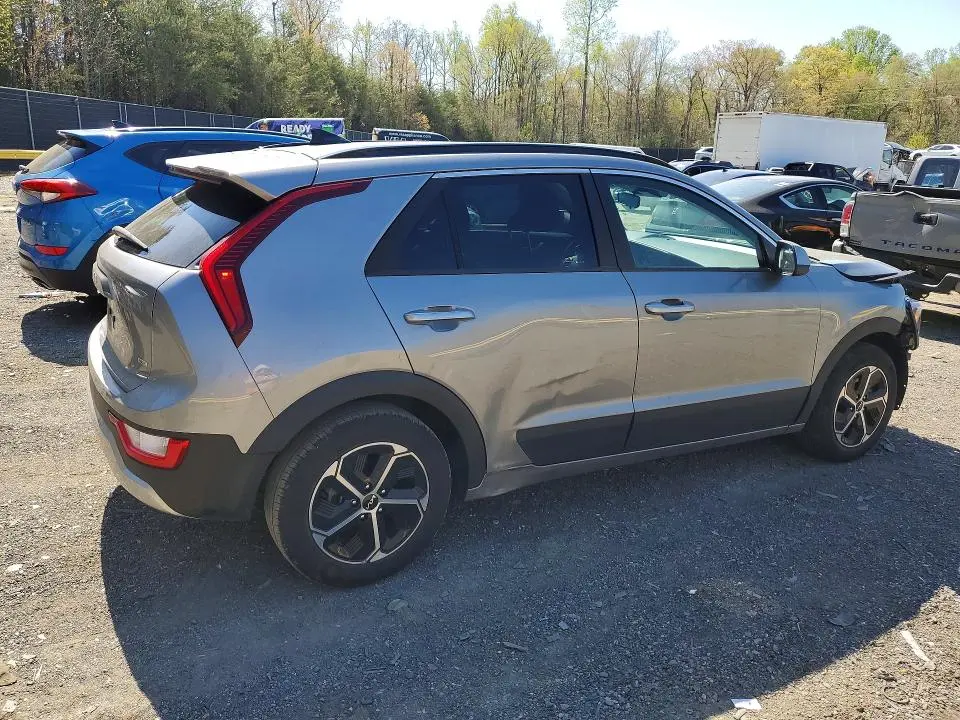 2023 KIA NIRO LX  