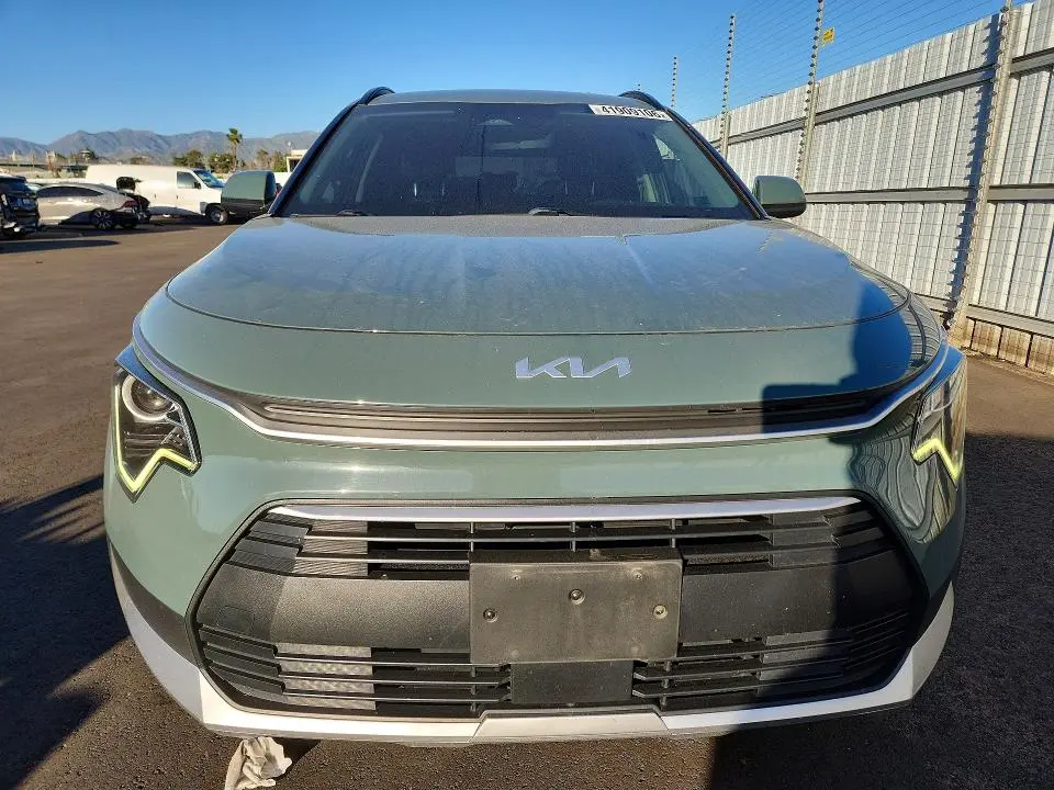 2024 KIA NIRO EX  