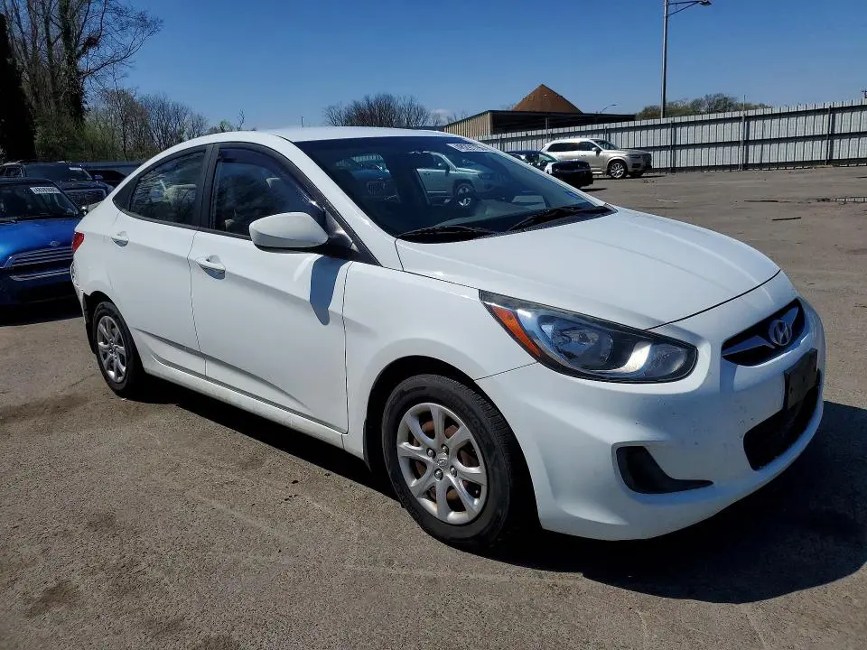 2013 HYUNDAI ACCENT GLS  