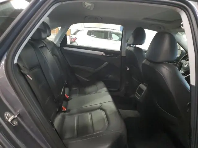 2012 VOLKSWAGEN PASSAT SE